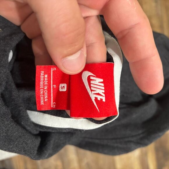 NIKE Small Basic Sports Everyday Lounge Women's Unisex Men's Black Grey Hoodie - Picture 3 of 3